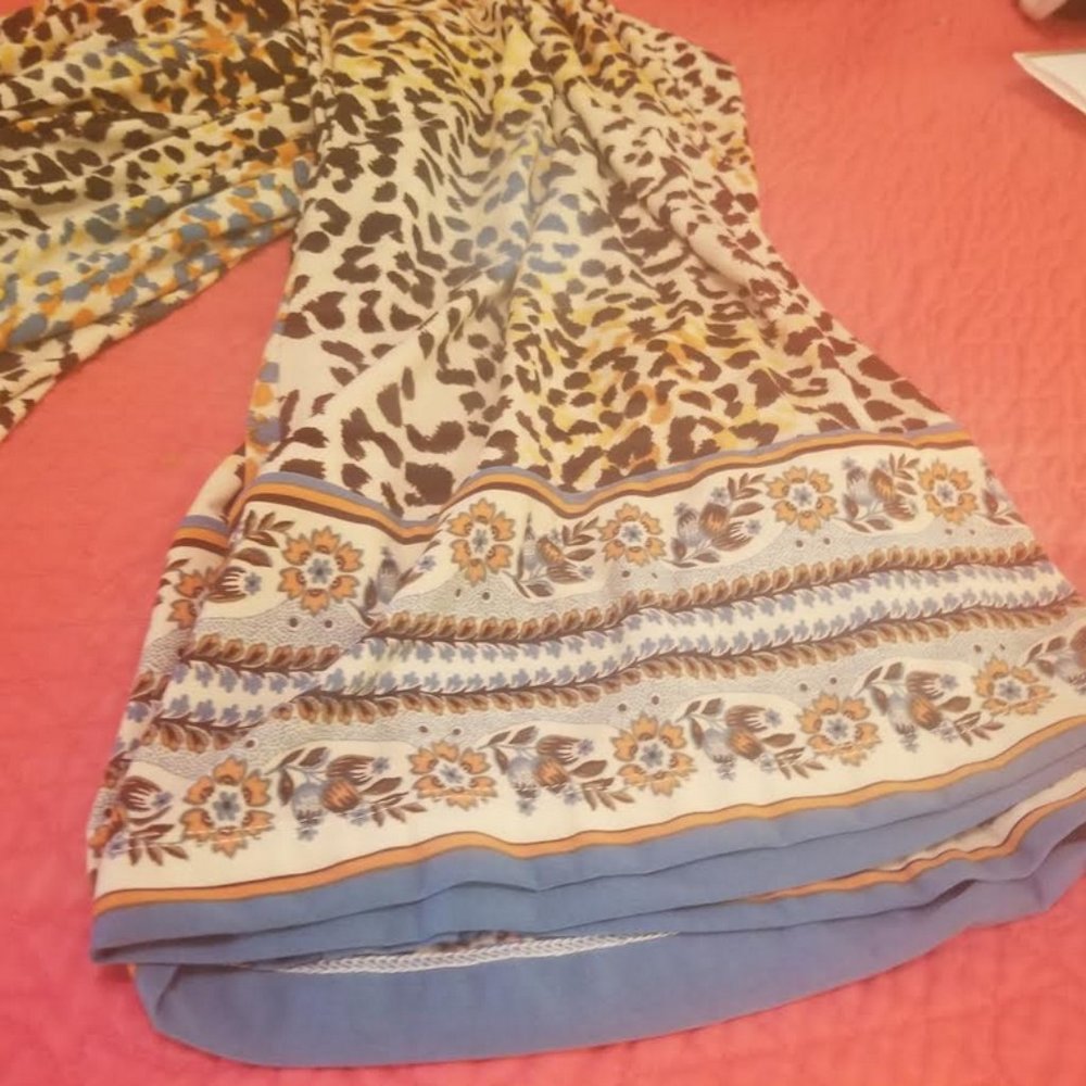 Beige by eci Big Leg Pants Animal Print Size L EUC
